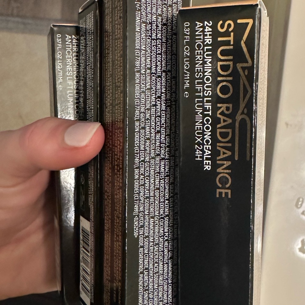 Mac Studio radiance concealer